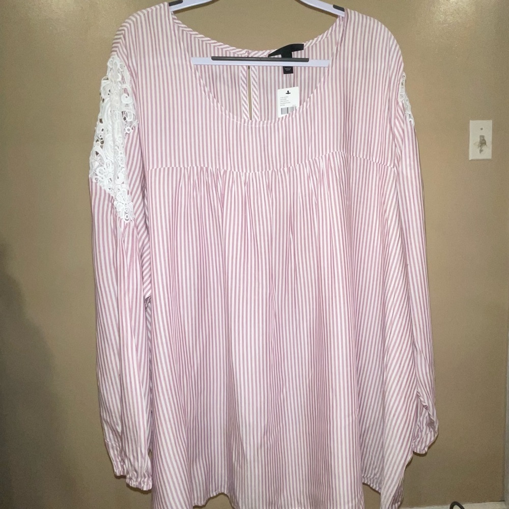 Lane Bryant top size 26/28